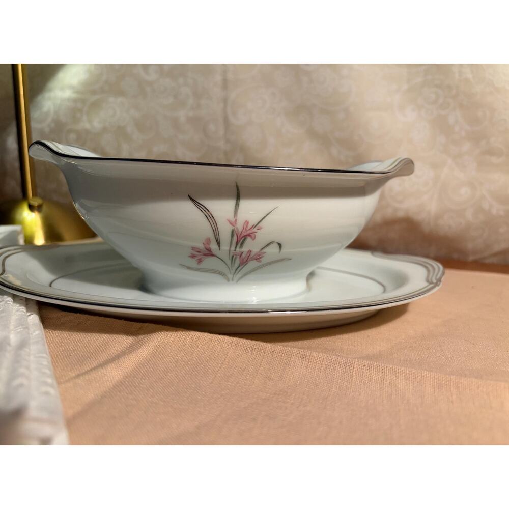 Vintage‎ Noritake China “Kent” Gravy/Sauce Boat with attached under plate